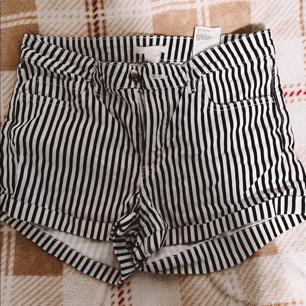 Navy blue striped shorts!